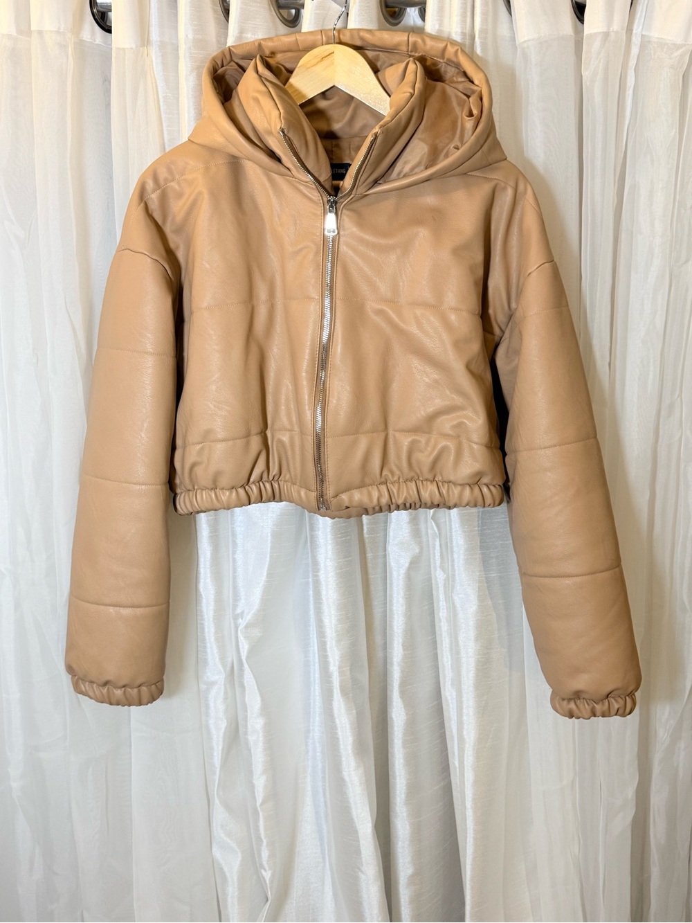 PrettyLittleThing Cropped Hooded Puffer Jacket - Camel